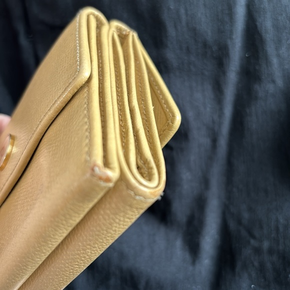 Chanel coco button leather wallet with COA double sided - Picture 9 of 12